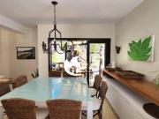 Casa com 4 dormitórios à venda, 170 m² por R$...