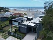 Casa com 4 dormitórios à venda, 171 m² por R$ 1.696.000...