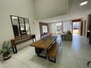 Casa com 4 dormitórios à venda, 172 m² por R$...