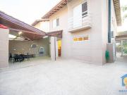 Casa com 4 dormitórios à venda, 174 m² por R$...