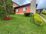 Casa com 4 dormitórios à venda, 180 m² por R$...