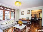 Casa com 4 dormitórios à venda, 194 m² por R$...