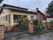 Casa com 4 dormitórios à venda, 200 m² por R$...