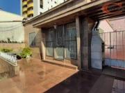 Casa com 4 dormitórios à venda, 200 m² por R$...