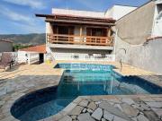 Casa com 4 dormitórios à venda, 208 m² por R$...