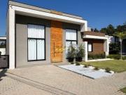 Casa com 4 dormitórios à venda, 210 m² por R$...