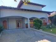 Casa com 4 dormitórios à venda, 210 m² por R$...