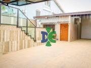 Casa com 4 dormitórios à venda, 218 m² por R$...