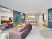 Casa com 4 dormitórios à venda, 219 m² por R$...
