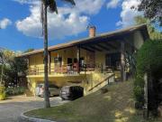 Casa com 4 dormitórios à venda, 220 m² por R$...
