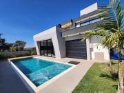 Casa com 4 dormitórios à venda, 220 m² por R$...