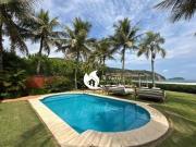 Casa com 4 dormitórios à venda, 220 m² por R$...