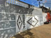 Casa com 4 dormitórios à venda, 220 m² por R$ 430.000,00...