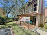 Casa com 4 dormitórios à venda, 221 m² por R$ 1.720.000...