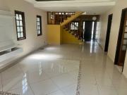 Casa com 4 dormitórios à venda, 222 m² por R$ 935.000,00...