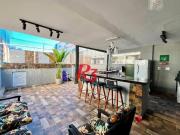 Casa com 4 dormitórios à venda, 225 m² por R$...