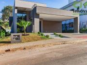 Casa com 4 dormitórios à venda, 225 m² por R$...