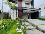 Casa com 4 dormitórios à venda, 228 m² por R$...