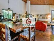 Casa com 4 dormitórios à venda, 230 m² por R$...