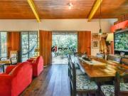 Casa com 4 dormitórios à venda, 230 m² por R$...