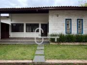 Casa com 4 dormitórios à venda, 230 m² por R$...