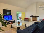 Casa com 4 dormitórios à venda, 235 m² por R$...