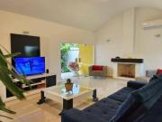 Casa com 4 dormitórios à venda, 235 m² por R$...