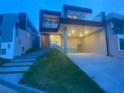 Casa com 4 dormitórios à venda, 235 m² por R$...