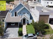 Casa com 4 dormitórios à venda, 237 m² por R$...