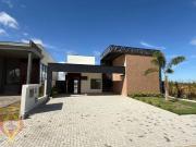 Casa com 4 dormitórios à venda, 237 m² por R$...