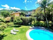 Casa com 4 dormitórios à venda, 240 m² por R$...