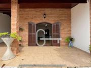 Casa com 4 dormitórios à venda, 240 m² por R$ 650.000,00...
