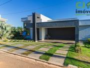 Casa com 4 dormitórios à venda, 243 m² por R$...