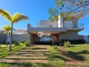 Casa com 4 dormitórios à venda, 245 m² por R$...