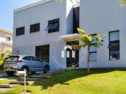 Casa com 4 dormitórios à venda, 248 m² por R$...