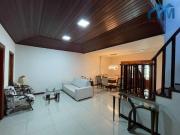 Casa com 4 dormitórios à venda, 249 m² por R$...