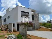 Casa com 4 dormitórios à venda, 251 m² por R$...