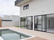 Casa com 4 dormitórios à venda, 252 m² por R$...