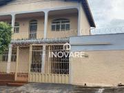Casa com 4 dormitórios à venda, 254 m² por R$...