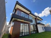 Casa com 4 dormitórios à venda, 256 m² por R$...