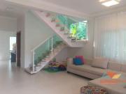 Casa com 4 dormitórios à venda, 257 m² por R$...