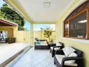 Casa com 4 dormitórios à venda, 257 m² por R$...