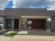Casa com 4 dormitórios à venda, 260 m² por R$...