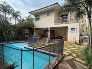 Casa com 4 dormitórios à venda, 264 m² por R$...