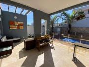 Casa com 4 dormitórios à venda, 264 m² por R$...