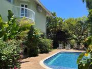 Casa com 4 dormitórios à venda, 266 m² por R$...