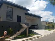 Casa com 4 dormitórios à venda, 268 m² por R$...