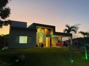 Casa com 4 dormitórios à venda, 270 m² por R$...