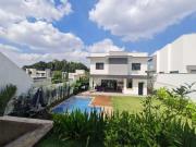 Casa com 4 dormitórios à venda, 275 m² por R$...