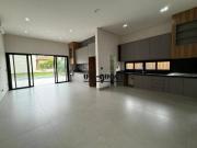 Casa com 4 dormitórios à venda, 275 m² por R$...